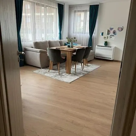 Anna Lux Apartment *