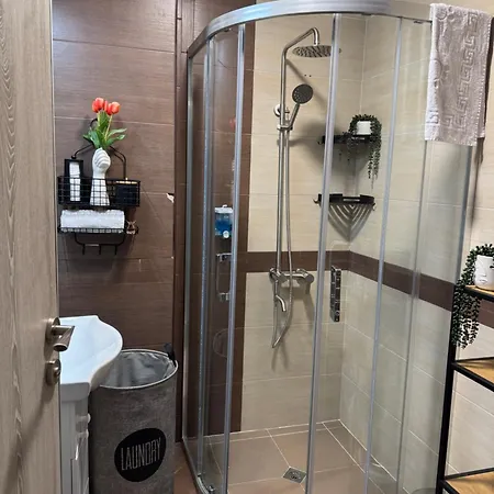 Anna Lux アパート